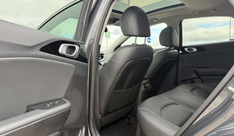 
								Kia XCeed 1.6 GDI DCT6 OPF Plug-in-Hybrid Platinum Edition 2022 full									