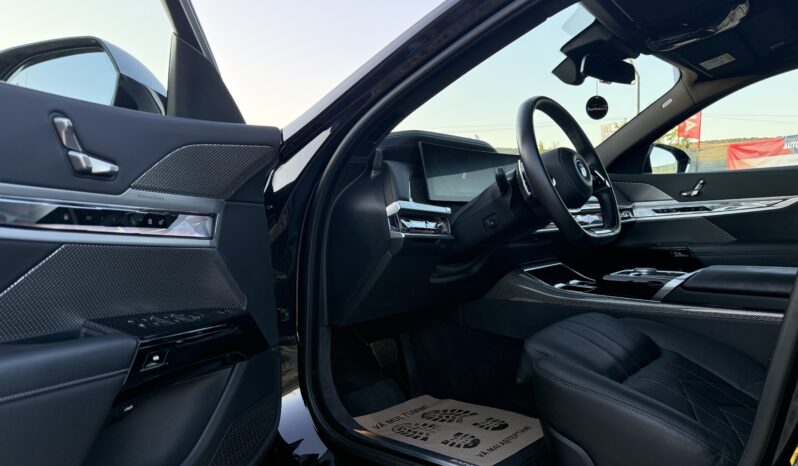 
								BMW Seria 7 2023 full									