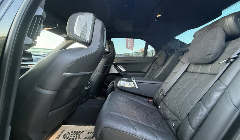 
								BMW Seria 7 2023 full									